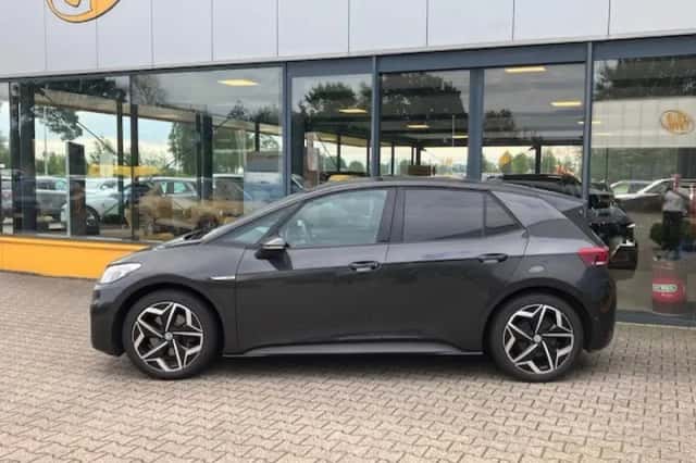 Volkswagen ID.3 (2023) thumbnail 2