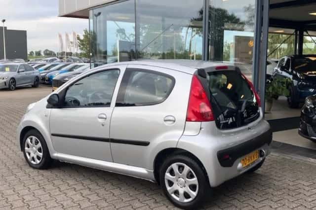 Peugeot 107 (2011) thumbnail 3