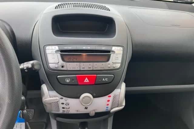 Peugeot 107 (2011) thumbnail 5