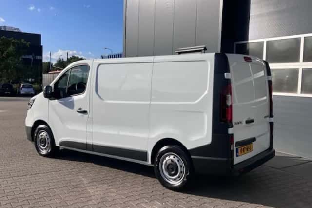 Renault Trafic (2024) thumbnail 3