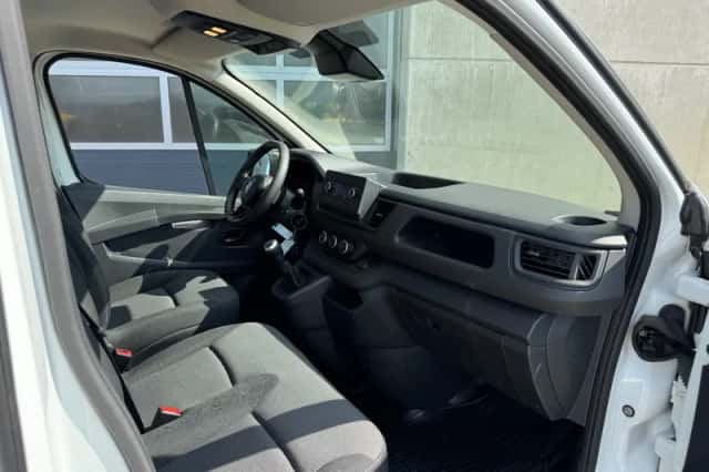 Renault Trafic (2024) thumbnail 6