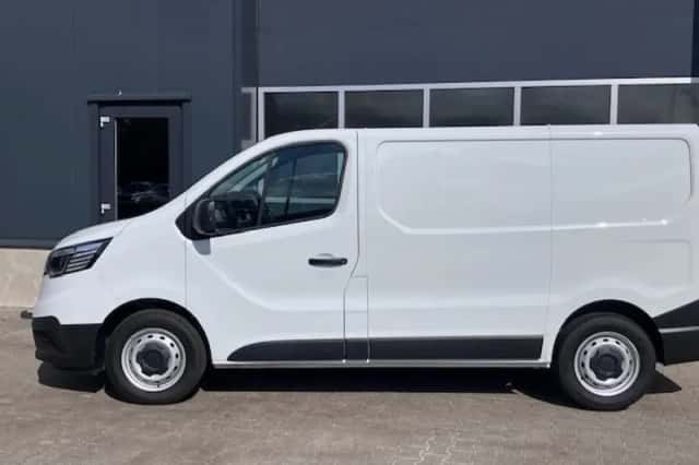 Renault Trafic (2024) thumbnail 2