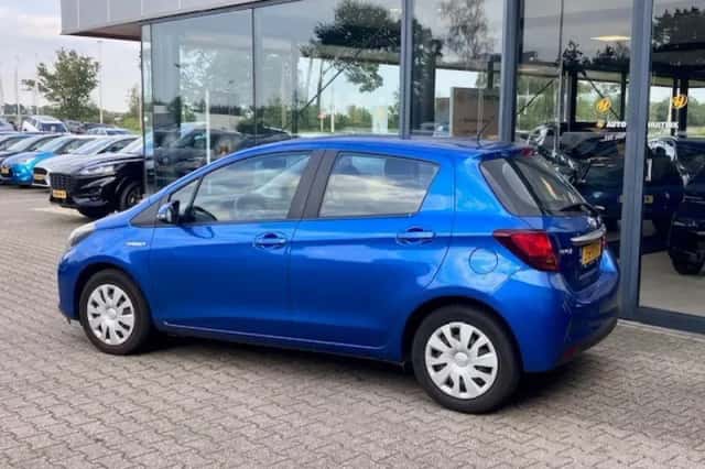 Toyota Yaris (2014) thumbnail 3