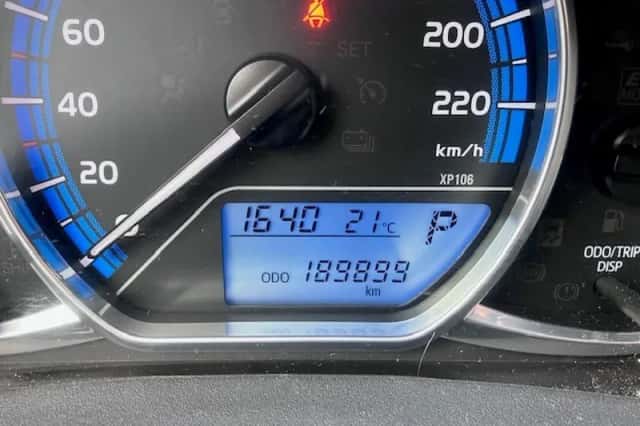 Toyota Yaris (2014) thumbnail 4