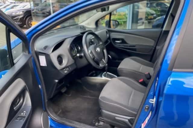 Toyota Yaris (2014) thumbnail 5