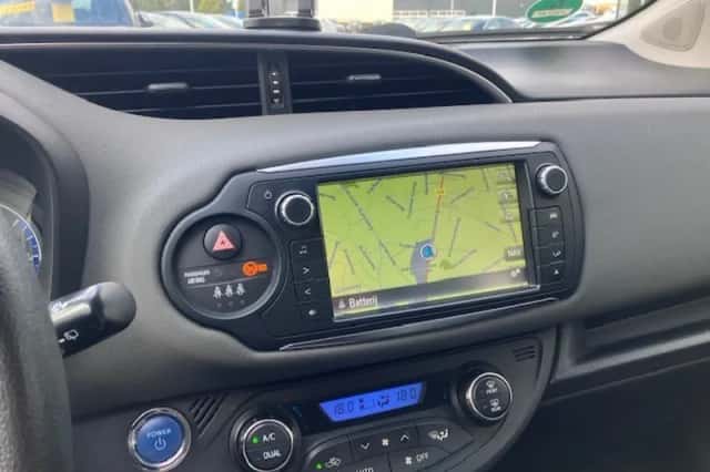 Toyota Yaris (2014) thumbnail 6