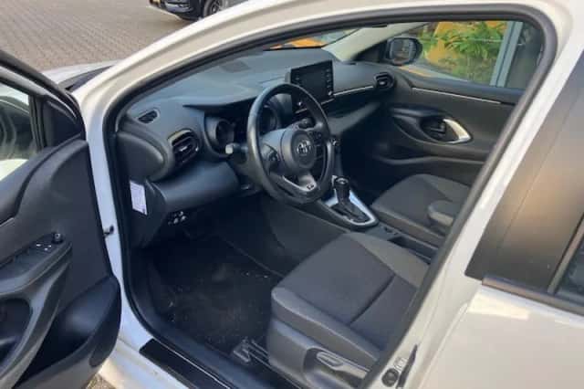 Toyota Yaris (2021) thumbnail 6