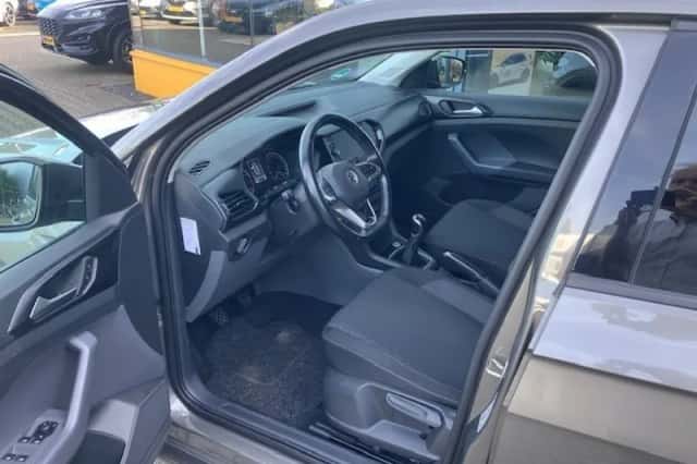 Volkswagen T-Cross (2020) thumbnail 4