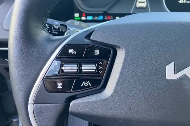 Kia EV6 (2023) thumbnail 5