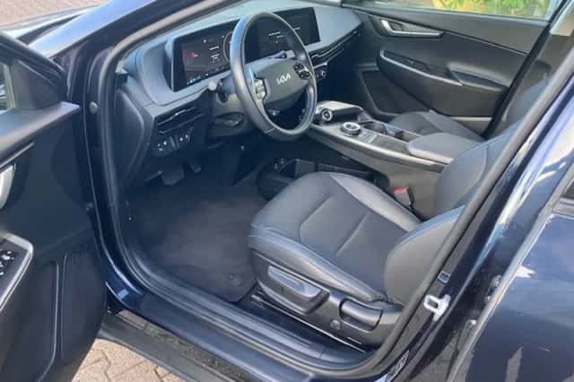 Kia EV6 (2021) thumbnail 2