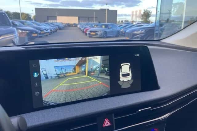 Kia EV6 (2021) thumbnail 4