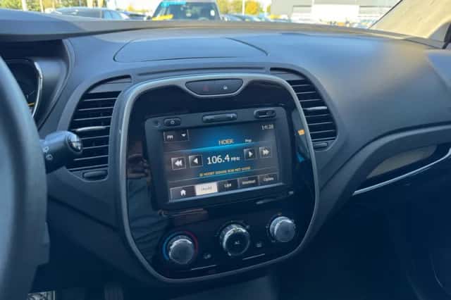 Renault Captur (2013) thumbnail 3