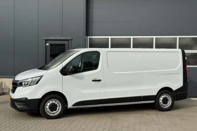 Renault Trafic (2024) thumbnail 2