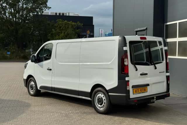 Renault Trafic (2024) thumbnail 3