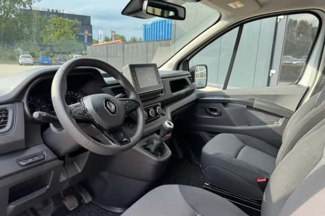 Renault Trafic (2024) thumbnail 6