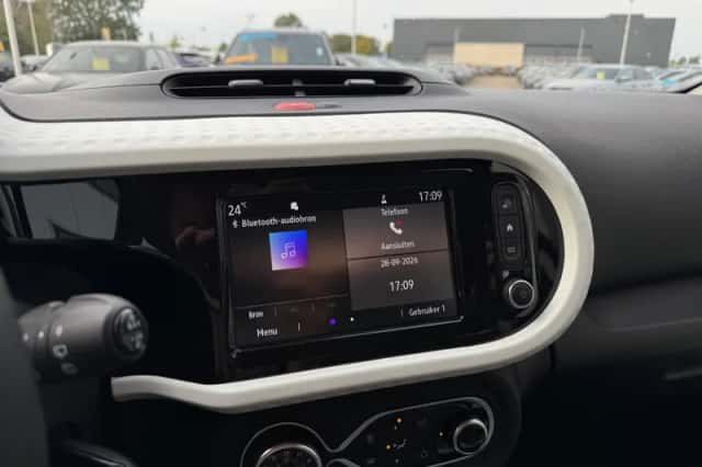 Renault Twingo (2023) thumbnail 5