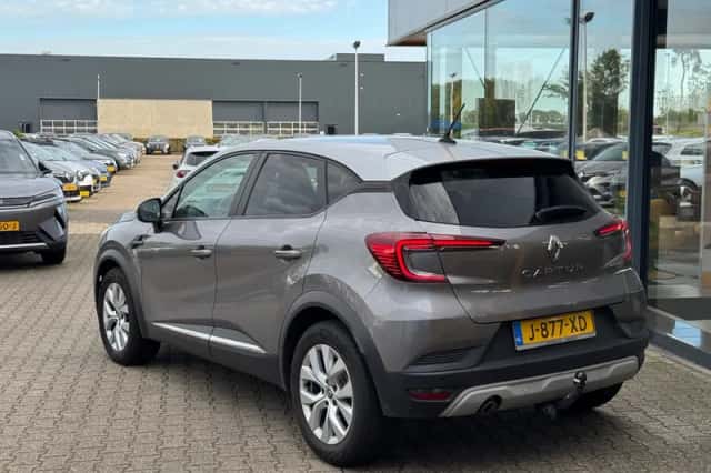 Renault Captur (2020) thumbnail 3
