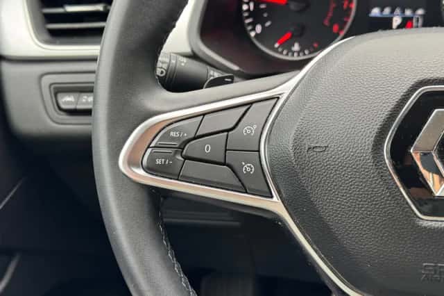 Renault Captur (2020) thumbnail 5