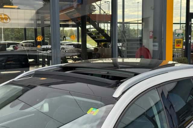 Renault Mégane (2017) thumbnail 2