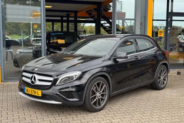 Mercedes-Benz GLA-Klasse (2017) thumbnail 1