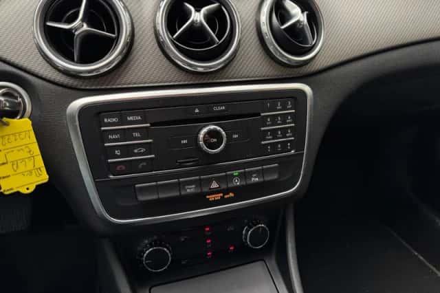 Mercedes-Benz GLA-Klasse (2017) thumbnail 5