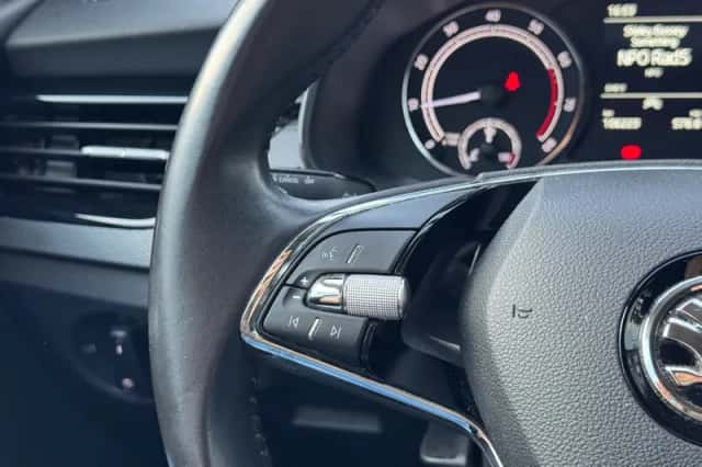 Škoda Kamiq (2021) thumbnail 5