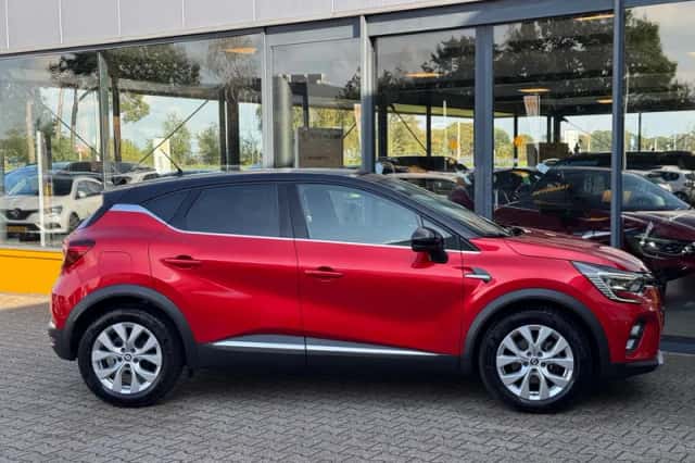 Renault Captur (2022) thumbnail 5