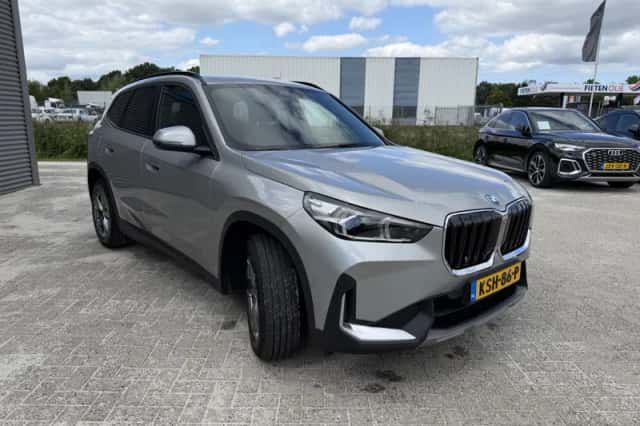 BMW X1 (2023) thumbnail 4