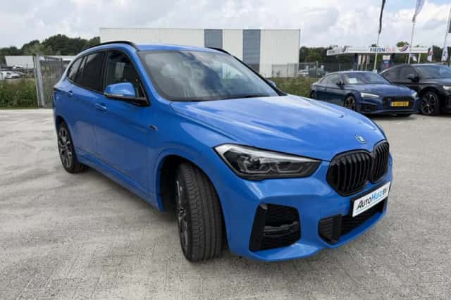 BMW X1 (2022) thumbnail 4