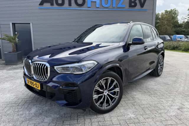 BMW X5 (2022) thumbnail 2