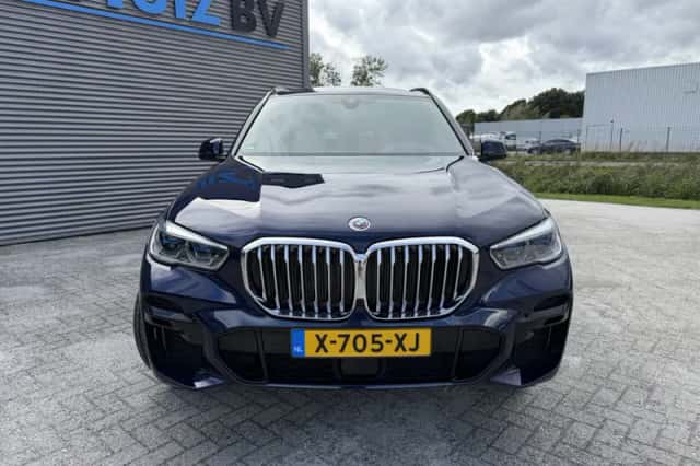 BMW X5 (2022) thumbnail 3