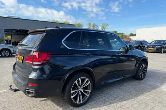 BMW X5 (2017) thumbnail 4