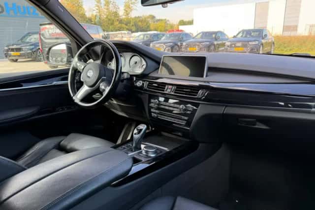 BMW X5 (2017) thumbnail 5
