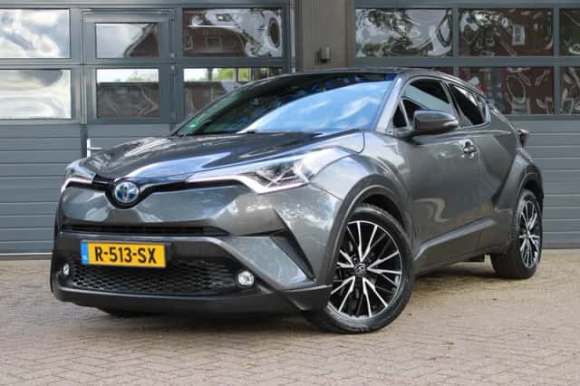 Toyota C-HR (2017) thumbnail 1
