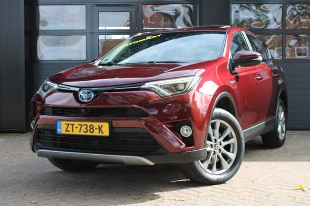Toyota RAV4 (2017) thumbnail 1
