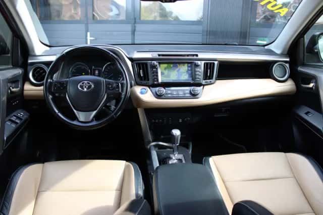 Toyota RAV4 (2017) thumbnail 4