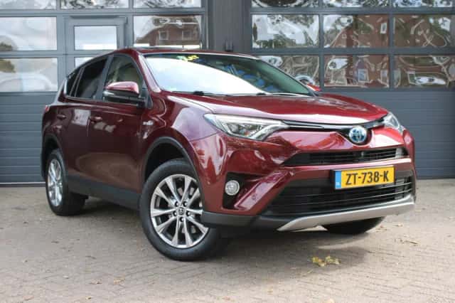 Toyota RAV4 (2017) thumbnail 6