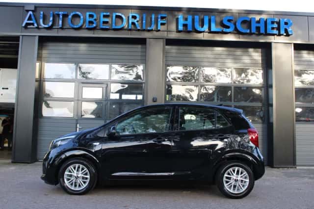 Kia Picanto (2022) thumbnail 3