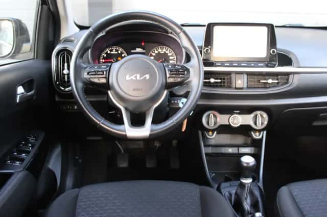 Kia Picanto (2022) thumbnail 4