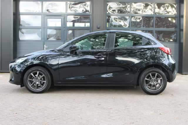Mazda 2 (2019) thumbnail 3