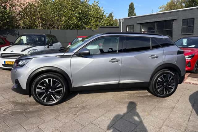 Peugeot 2008 (2020) thumbnail 4