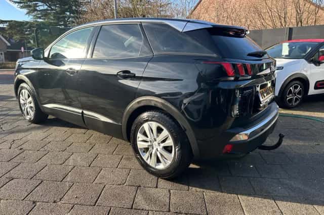 Peugeot 3008 (2017) thumbnail 5