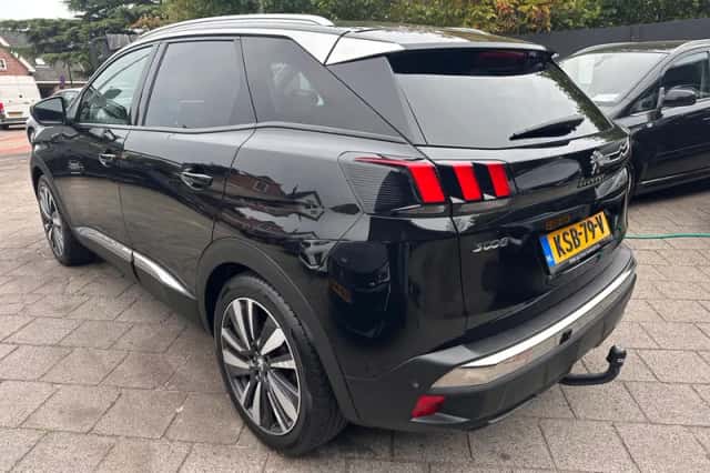 Peugeot 3008 (2019) thumbnail 5