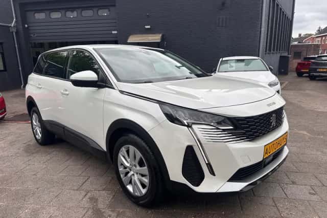 Peugeot 5008 (2021) thumbnail 1