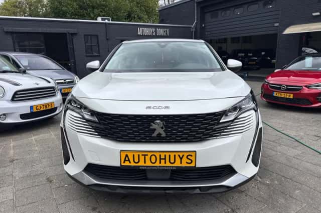 Peugeot 5008 (2021) thumbnail 2