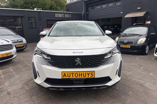 Peugeot 5008 (2021) thumbnail 2