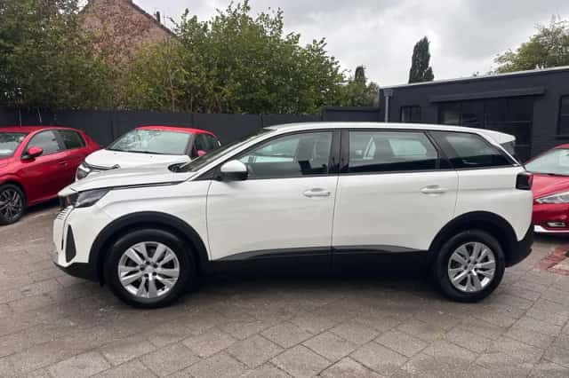 Peugeot 5008 (2021) thumbnail 4