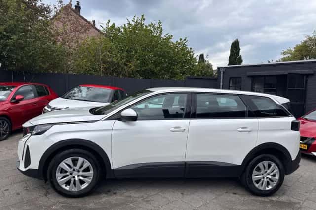 Peugeot 5008 (2021) thumbnail 4