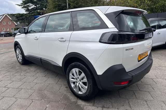 Peugeot 5008 (2021) thumbnail 5