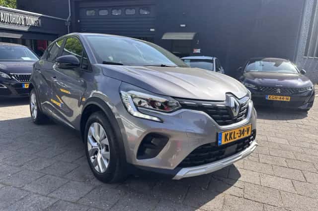Renault Captur (2021) thumbnail 1